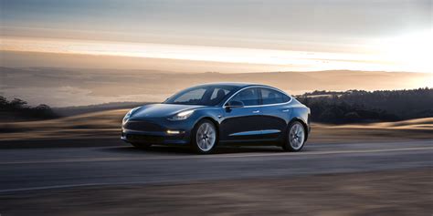 Tesla feuert Hunderte Mitarbeiter - electrive.net