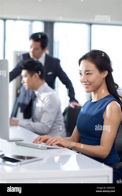 People Using Computer Business 的图像结果