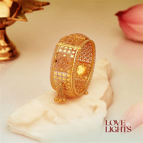 Buy Gold Bangles Online India with Latest Designs - Manubhai Jewellers