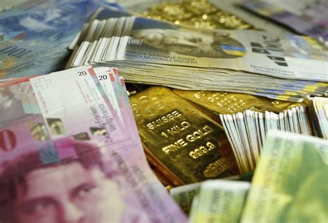 Gold Rises About 4%: Biggest One-Day Gain Since 2013 - IBTimes India