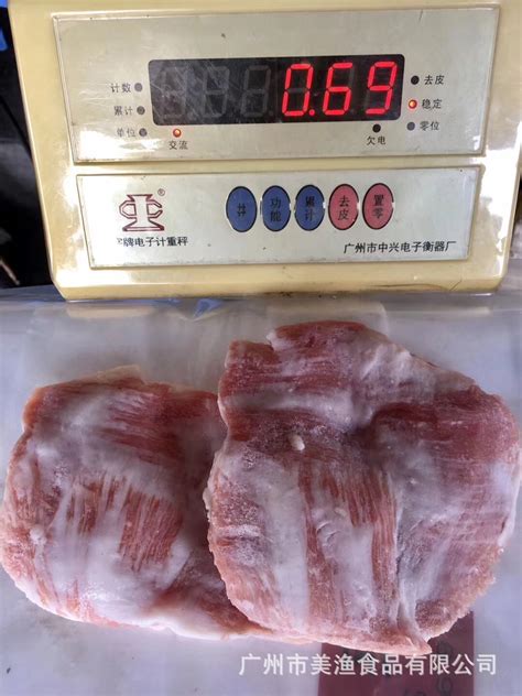 【小胖在西北】好久没吃饺子，媳妇买2斤猪肉，自己擀面做饺子皮，一次吃两大盘