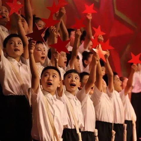 幼儿园大班舞蹈《说唱中国红》，喜庆少儿舞蹈，祝福祖国一片红