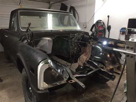 Degrease Engine in a Old Car 的图像结果