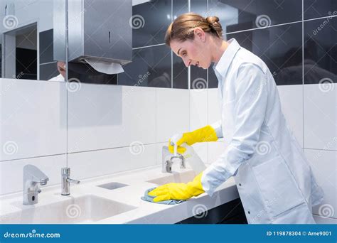 Washroom 的图像结果