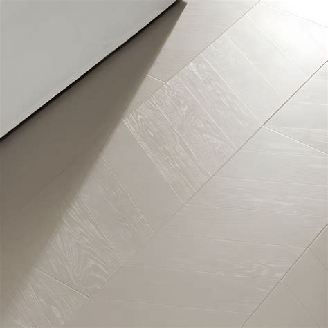 Maple Modern Laminate Flooring Click Lock Stain Resistant Laminate ...