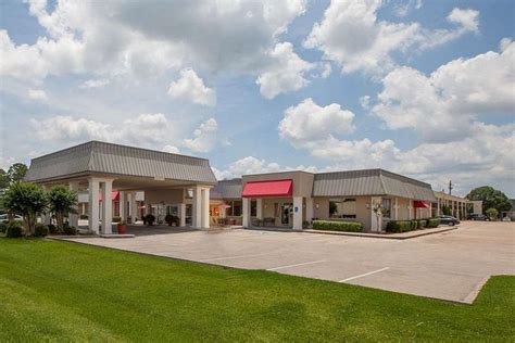 RAMADA BY WYNDHAM NEW IBERIA - Hotel Reviews, Photos, Rate Comparison ...