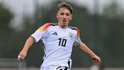 Arsenal Eye Bayern Teenager Lennart Karl After Liverpool Wirtz Move
