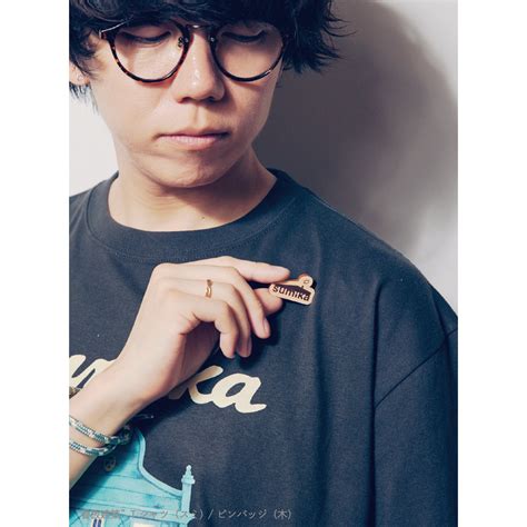 sumika / ピンバッジ（木） | shop Engawa