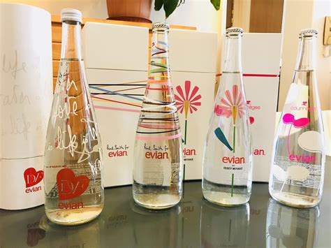 Evian Glass Bottle Limited Edition 限定Evian玻璃水樽, 傢俬＆家居, 廚具和餐具, 廚水杯、水壺 ...