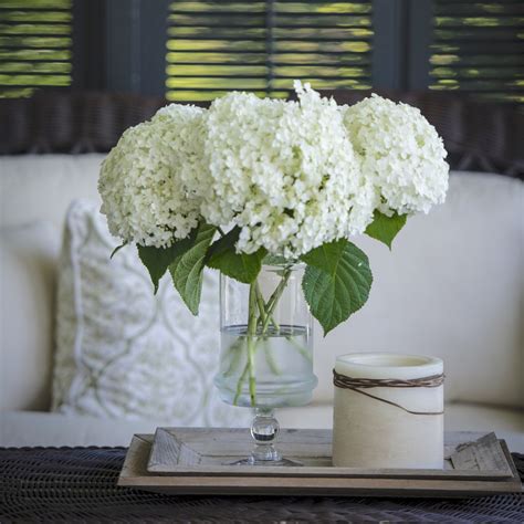 Our Favorite Hydrangea Arrangements | Flower Magazine