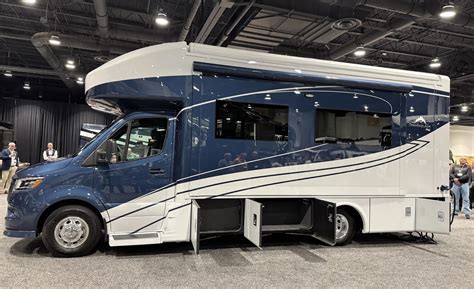 Newmar Adds New Motorcoach to Family With Spacious and Fresh Murphy Bed ...