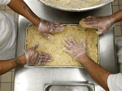 Prison Cooking Competitions 的图像结果