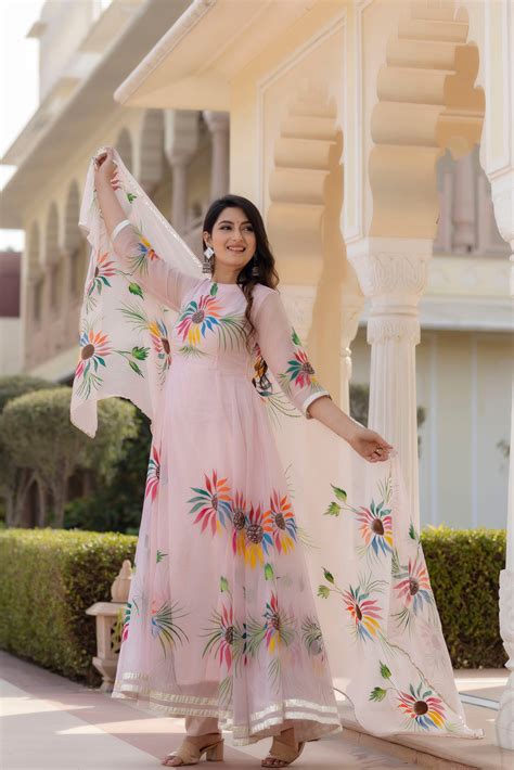 Ethnic Wear - Buy Indian Ethnic Wear for Women Online - Shop Rangeelo