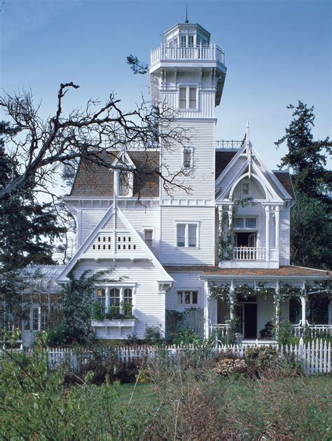 The Practical Magic House: Unveiling the Design Secrets of This ...