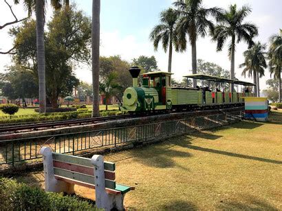 The Chambal Garden | Meer