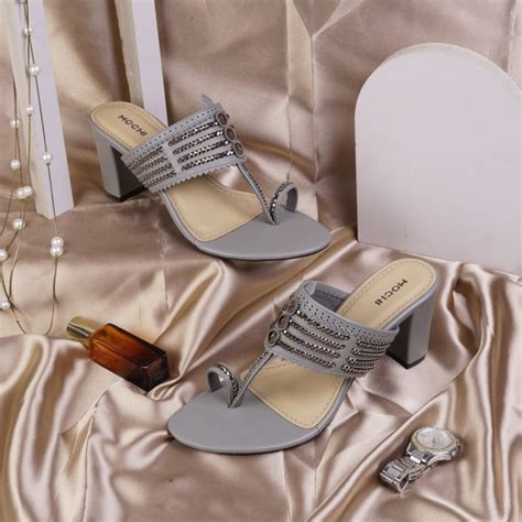 Ethnic Footwear for Women - Buy Women Ethnic Shoes | Mochi Shoes