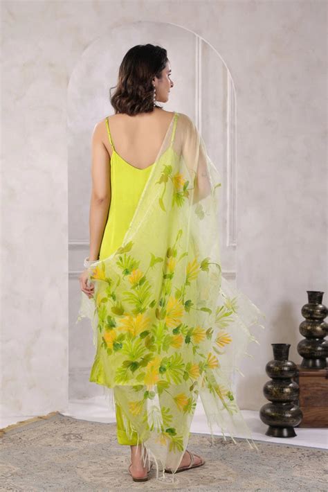 Green Satin Kurta Set With Hand Painted Dupatta – Geroo Jaipur