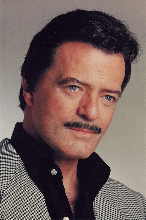 That Time Elvis used a TV Screen of Robert Goulet for Target Practice ...