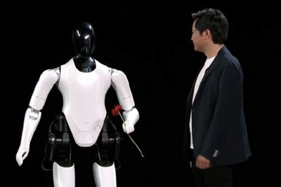 成本狠！雷军展示人形仿生机器人背后 小米引发新科技革命|机器人|小米|雷军_新浪科技_新浪网