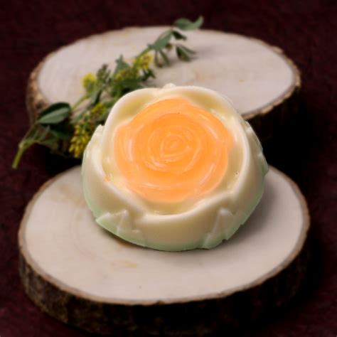 KAVED ESSENTIALS NATURAL SKIN CARE SOLUTION