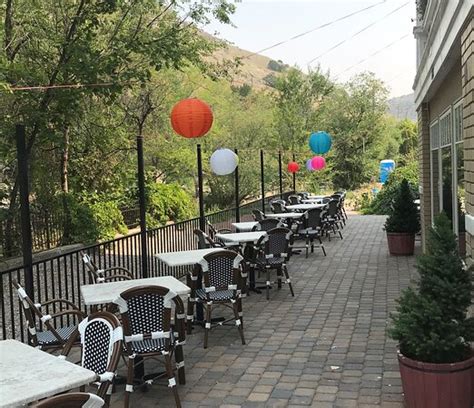 PORTNEUF GRILLE & LOUNGE, Lava Hot Springs - Menu, Prices & Restaurant ...