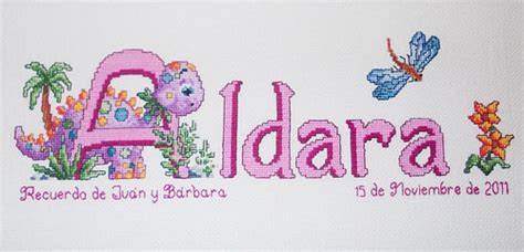 Aldara y su dinosaurio | Labores en Punto de Cruz