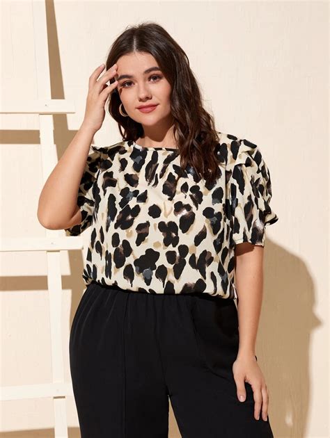 SHEIN Clasi Plus Allover Print Puff Sleeve Blouse | SHEIN USA