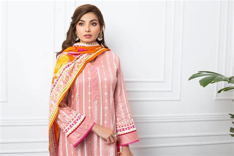 Erum Misha Printed Lawn Collection Vol-8 – EMV8-3B – YourLibaas