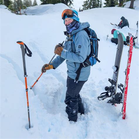 What is the Difference Between Alpine Climbing and Mountaineering?