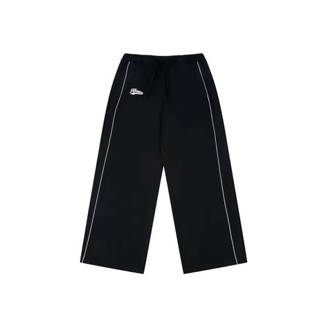 Shreyas Iyer x HUEMN embroidered trackpant with piping detail (Black)