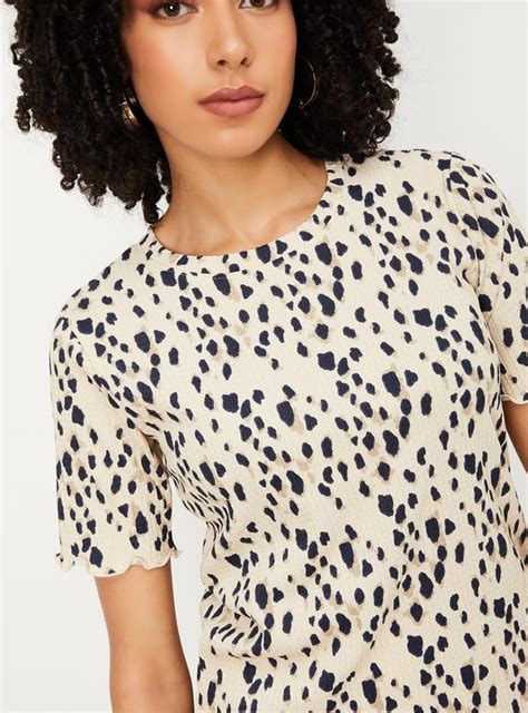 Buy Women Printed T-shirt Online at just Rs. 399.0 - 1000015657291 ...