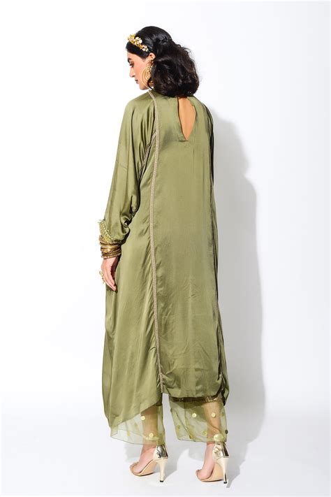 Olive Waves – Rishi and Vibhuti