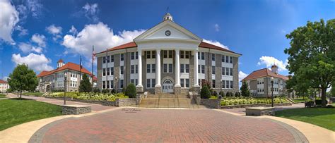 James Madison University's Wilson Hall and dorms on the - Etsy España