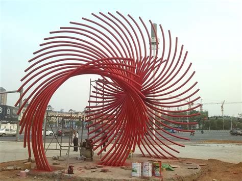 不锈钢广场雕塑制作的工艺流程-宏通雕塑