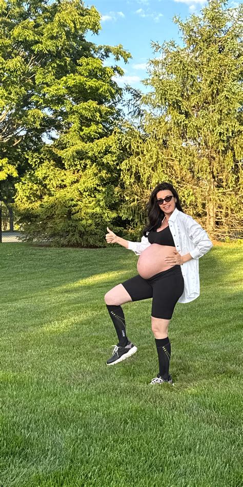 Compression Socks During Pregnancy: What Every Expectant Mother Should ...