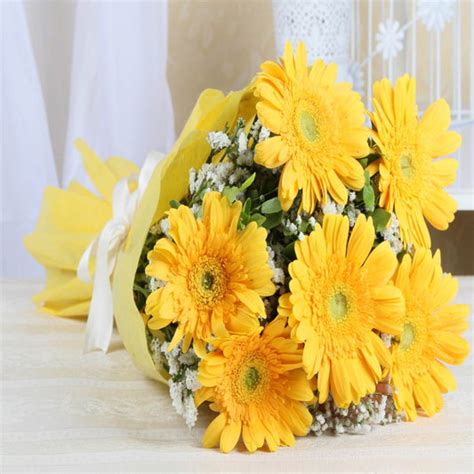 Send Yellow Flowers Online, Yellow Liles and Roses Same Day Delivery ...