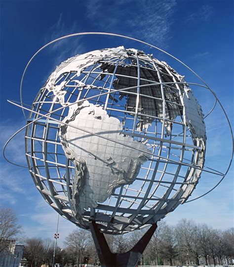 校园镂空不锈钢金色地球仪雕塑 - 卓景雕塑公司