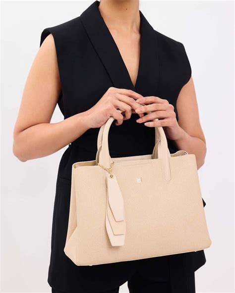 itti | Vegan Handbags For Women | Premium Quality | Modern Designs