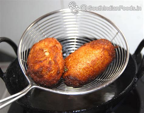 Potato stuffed bread vada-How to make-Step by step photos