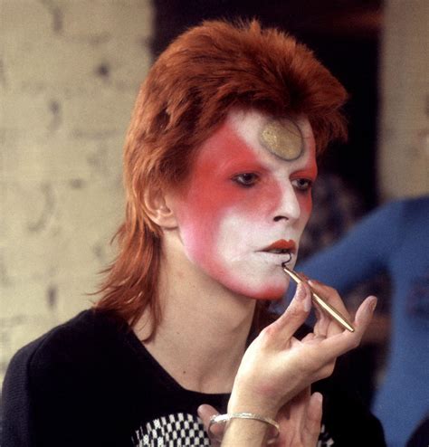 How David Bowie Changed the Way We Look at Beauty | Glamour