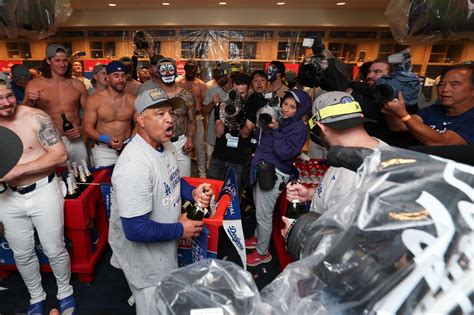 How Dave Roberts changed narrative, got Dodgers to the World Series ...