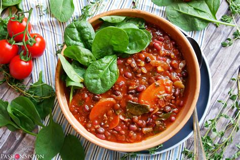 Hearty lentil bean stew - PassionSpoon