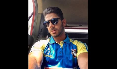 Manoj Tiwary calls ex-Pakistan keeper Rashid Latif ‘donkey’ for ...