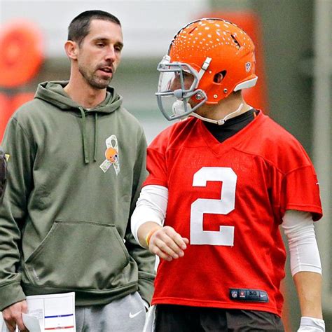 Offensive coordinator Kyle Shanahan leaving Cleveland Browns