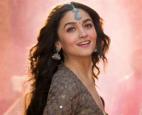 Celebrate Navratri in Style: Stunning Dandiya Jewellery for Every Look ...