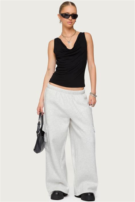 Petite Wide Leg Cargo Sweatpants – edikted