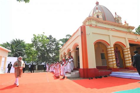 Modi’s Bangladesh Temple Visits Stir Memories of a Bengal Marked by ...