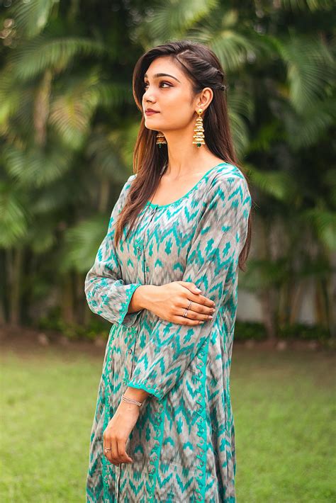 green kurta set with ikat print and applique work – The Indian Couture