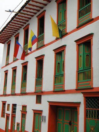 HOTEL COLONIAL (Salamina) - Hotel Reviews, Photos, Rate Comparison ...