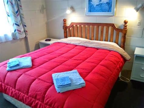 CLAUDELANDS MOTEL (Hamilton) - Motel Reviews & Photos - Tripadvisor